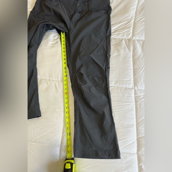 Pre loved like new Prana Halle Straight Pant II Sz 14 Short
28” inseam - Picture 5 of 8